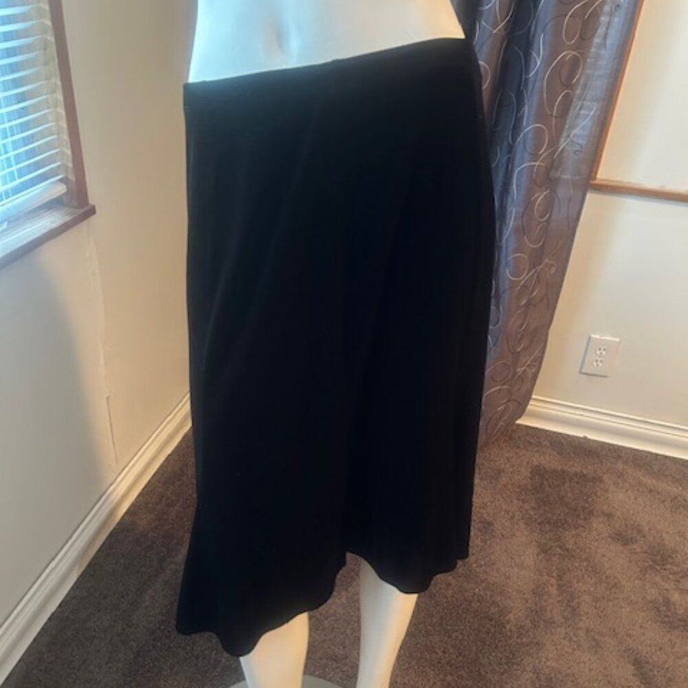 Elementz Black pull on Velvet skirt, size L